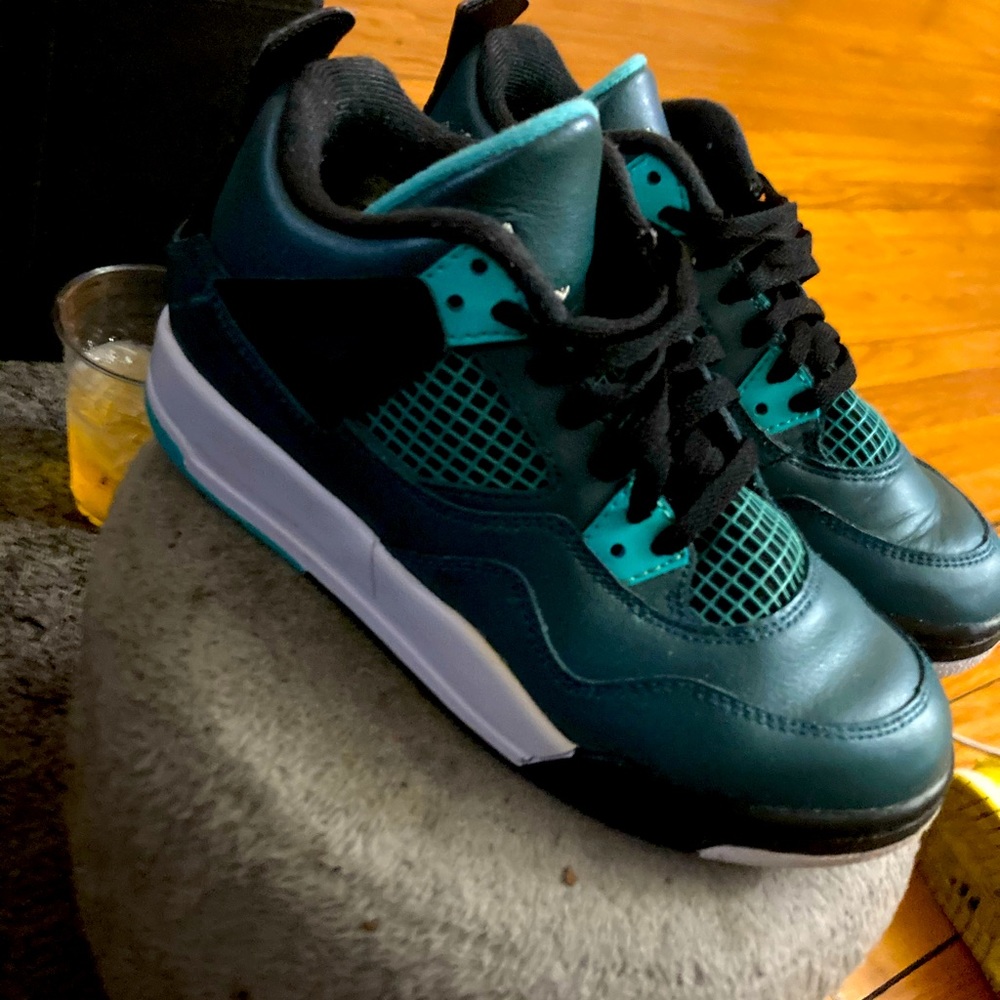 Kids sneakers